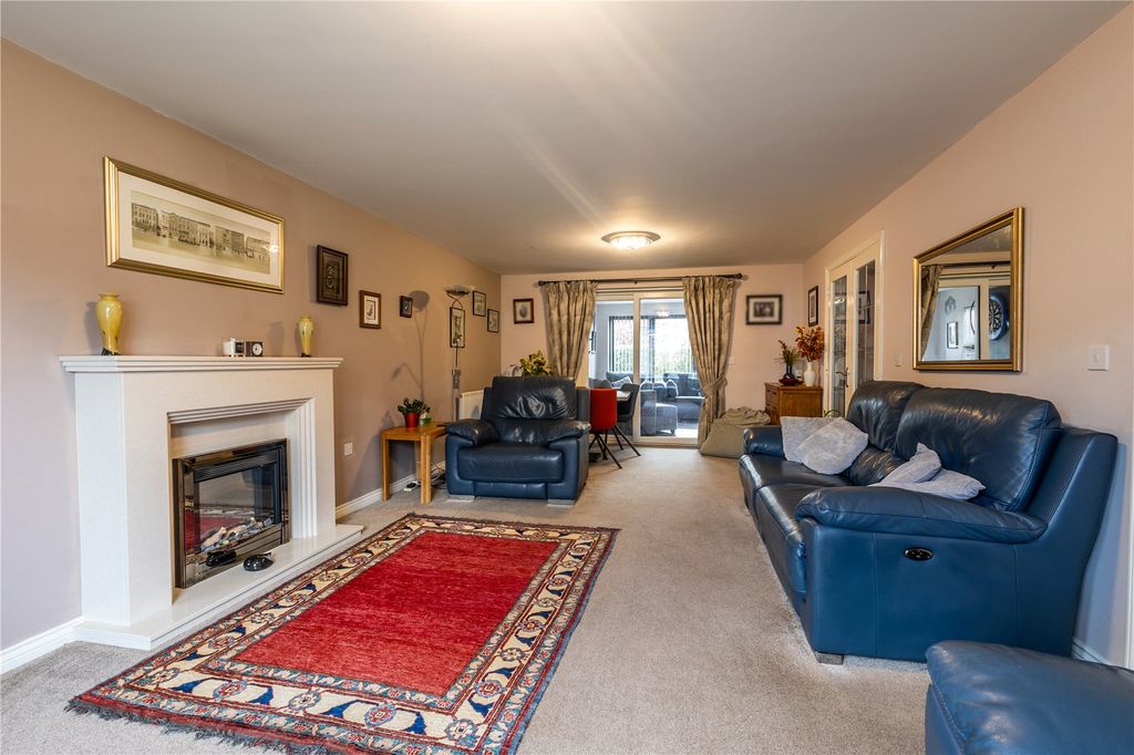Property photo 2 of 38 Picture No. 57