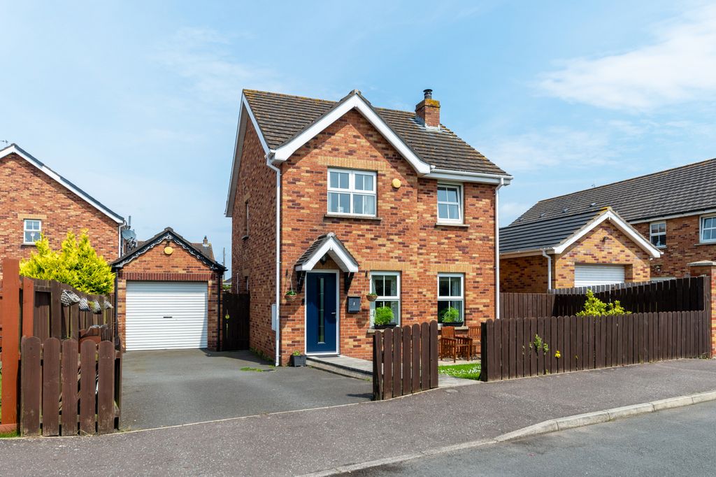 Property photo 1 of 29 002