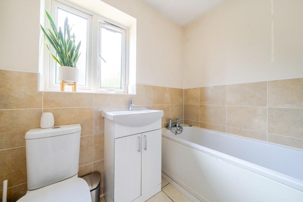Property photo 3 of 20 Bathroom