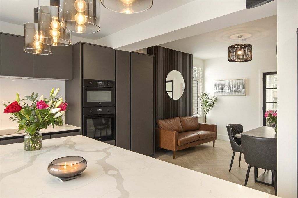 Property photo 3 of 35 Picture No. 09