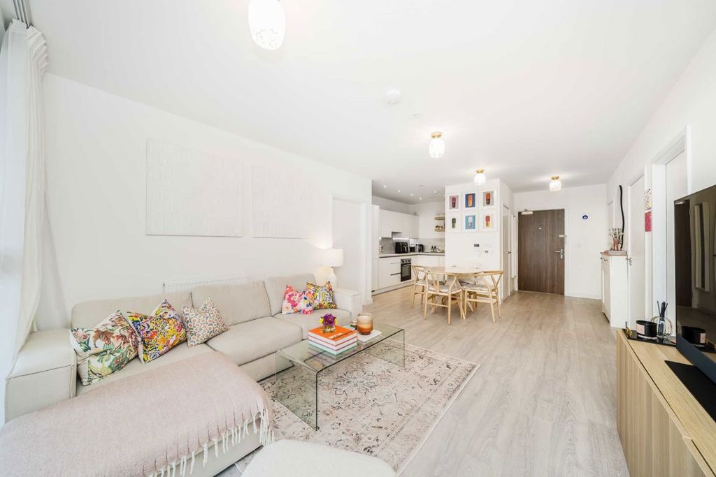 Property photo 2 of 11