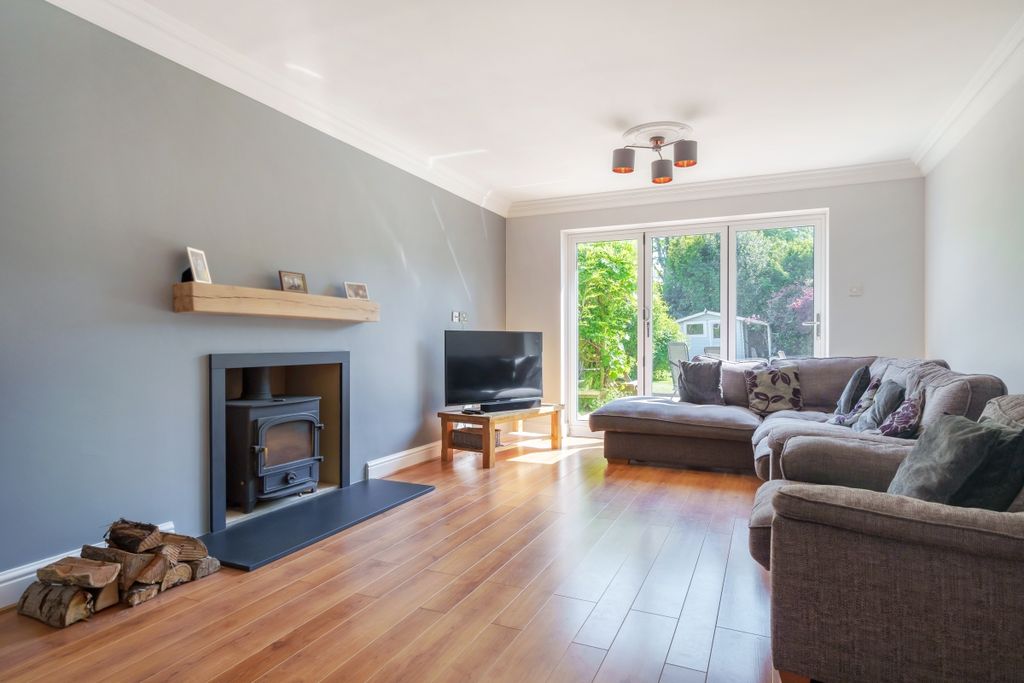 Property photo 2 of 16 994357 (2)