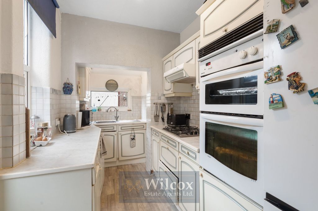 Property photo 3 of 16