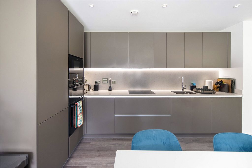 Property photo 2 of 31 Kitchen