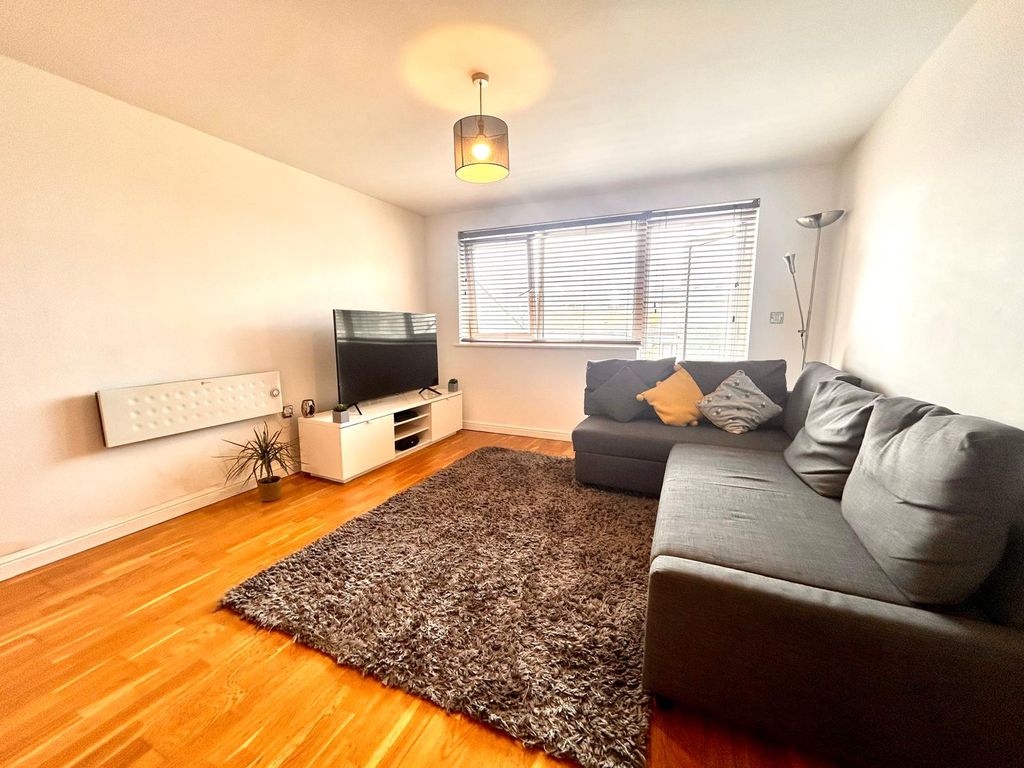 Property photo 3 of 7