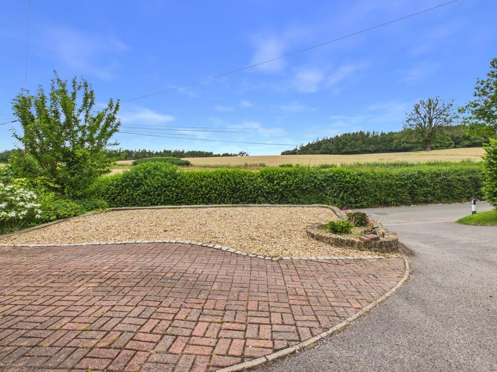 Property photo 2 of 19 Picture No. 15
