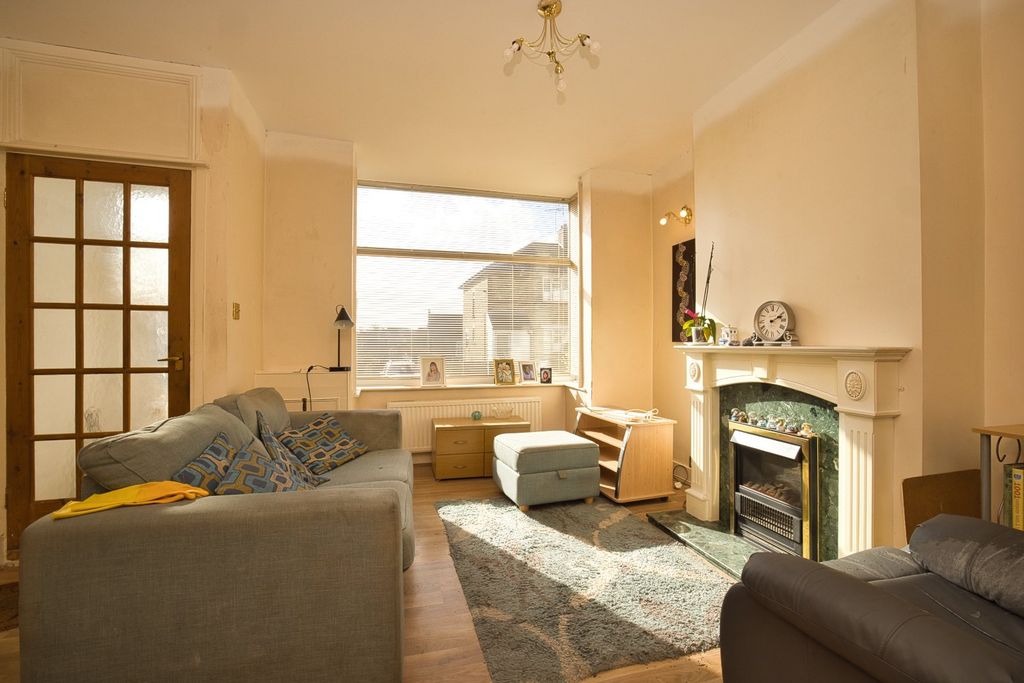 Property photo 2 of 12 Picture 2