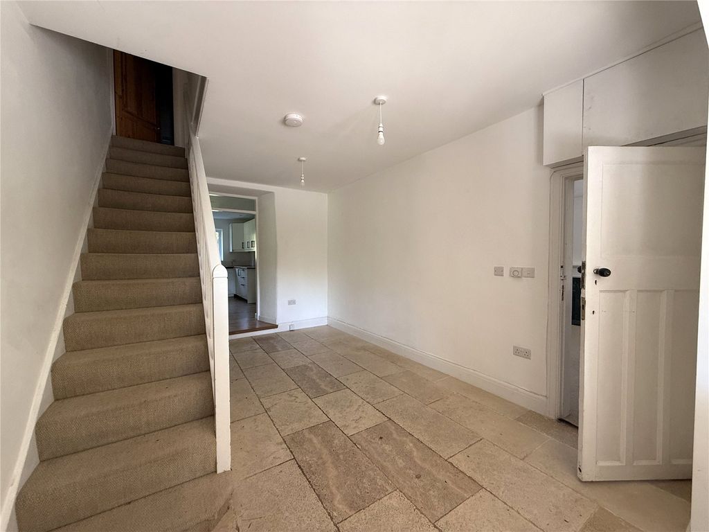 Property photo 2 of 38 Entrance Hall