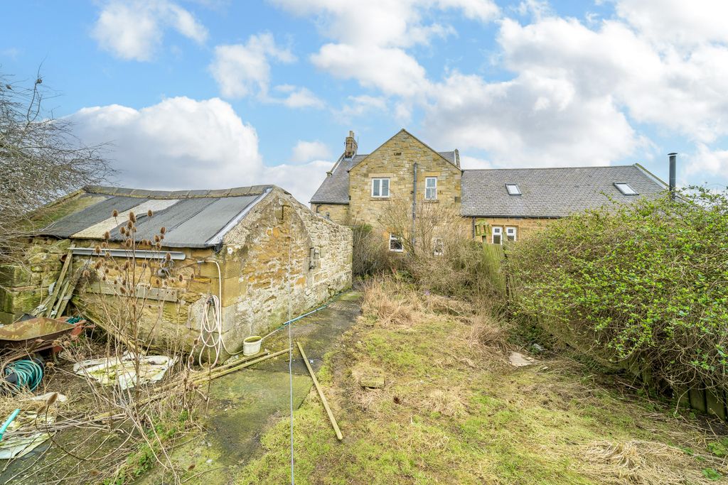 Property photo 2 of 26 Exterior-8