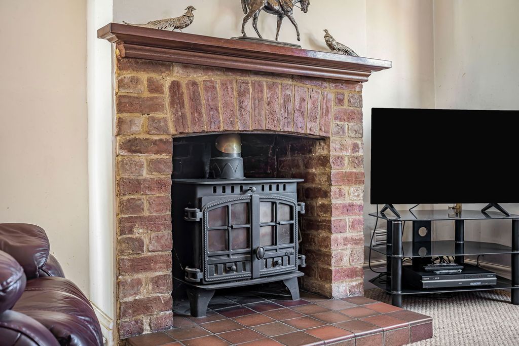 Property photo 2 of 8