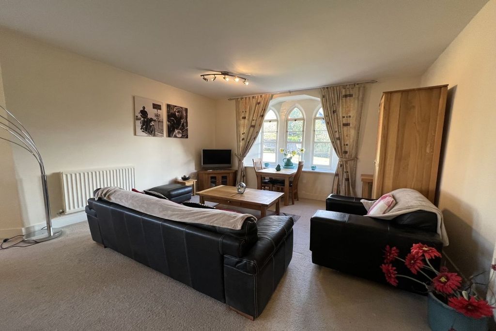 Property photo 2 of 7