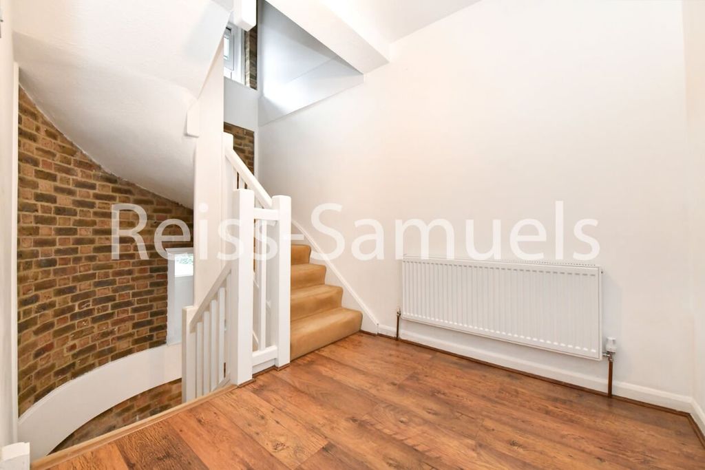Property photo 3 of 31