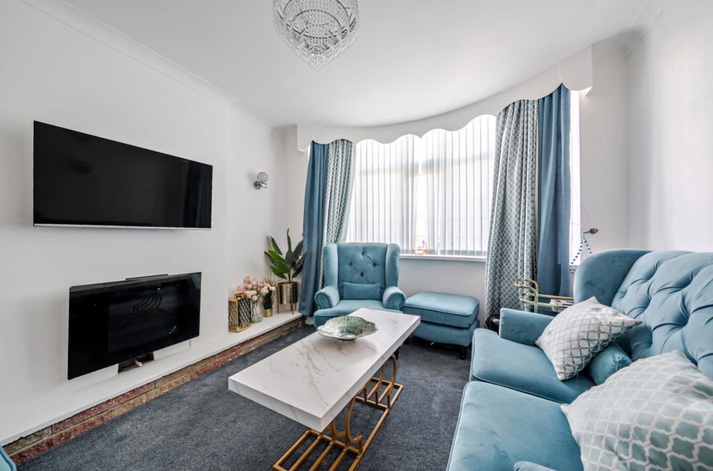 Property photo 2 of 28 1-6A27d7E947F25-1472672-9-6A27B588E1Fca-1