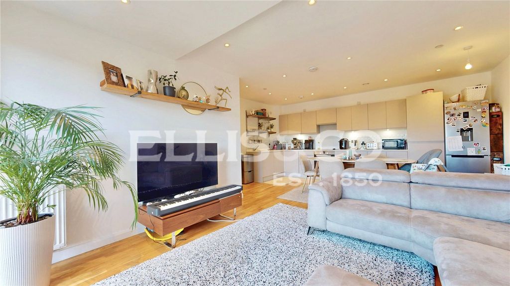 Property photo 1 of 14 Picture No. 21