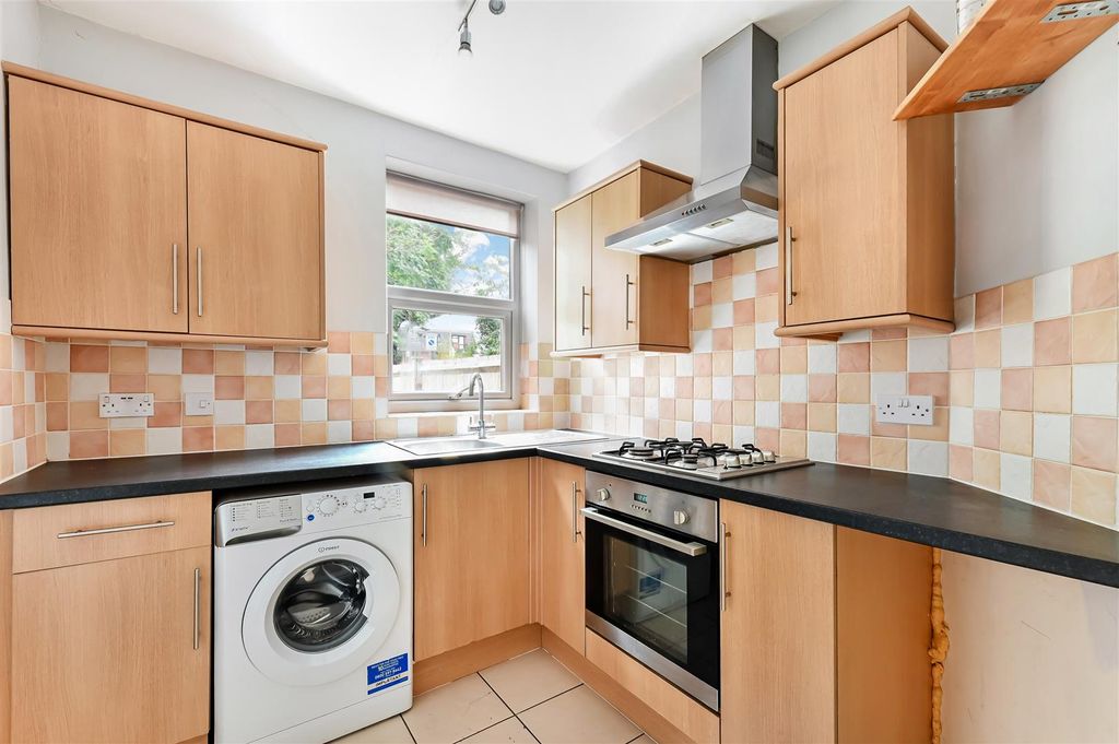 Property photo 2 of 8