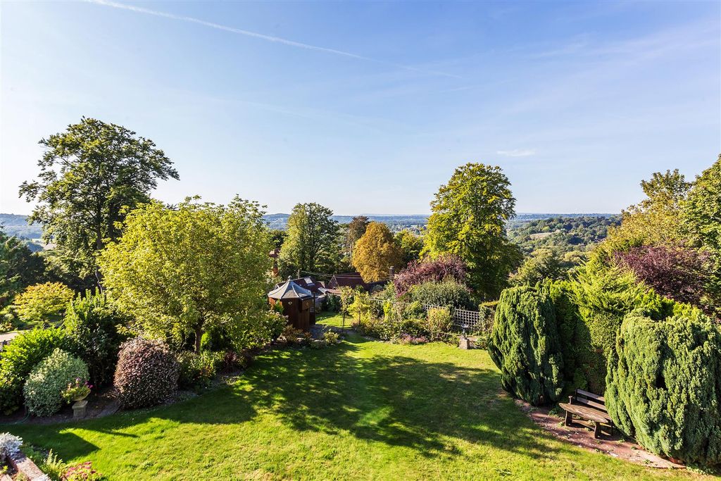 Additional image 18 of 3 bed flat to rent23 Warwicks Bench, Guildford, Surrey GU1
