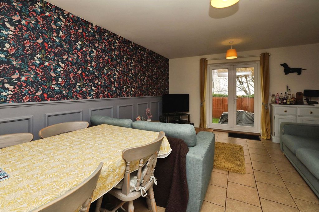 Property photo 2 of 13 Picture No. 11