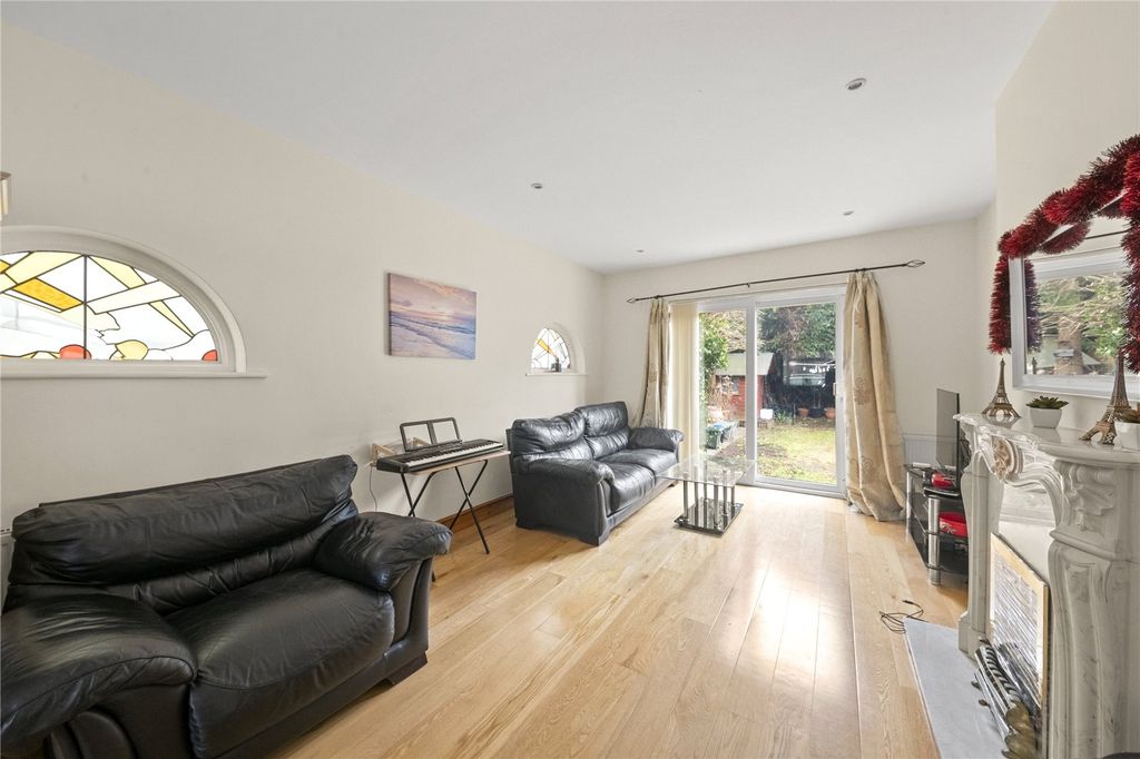 Property photo 2 of 24 Picture No. 13