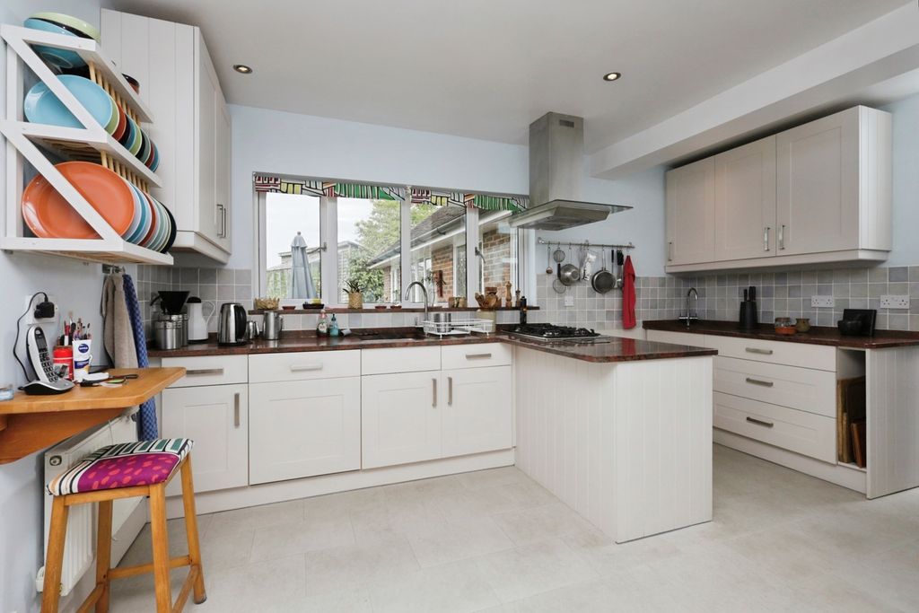 Property photo 3 of 17 Photo