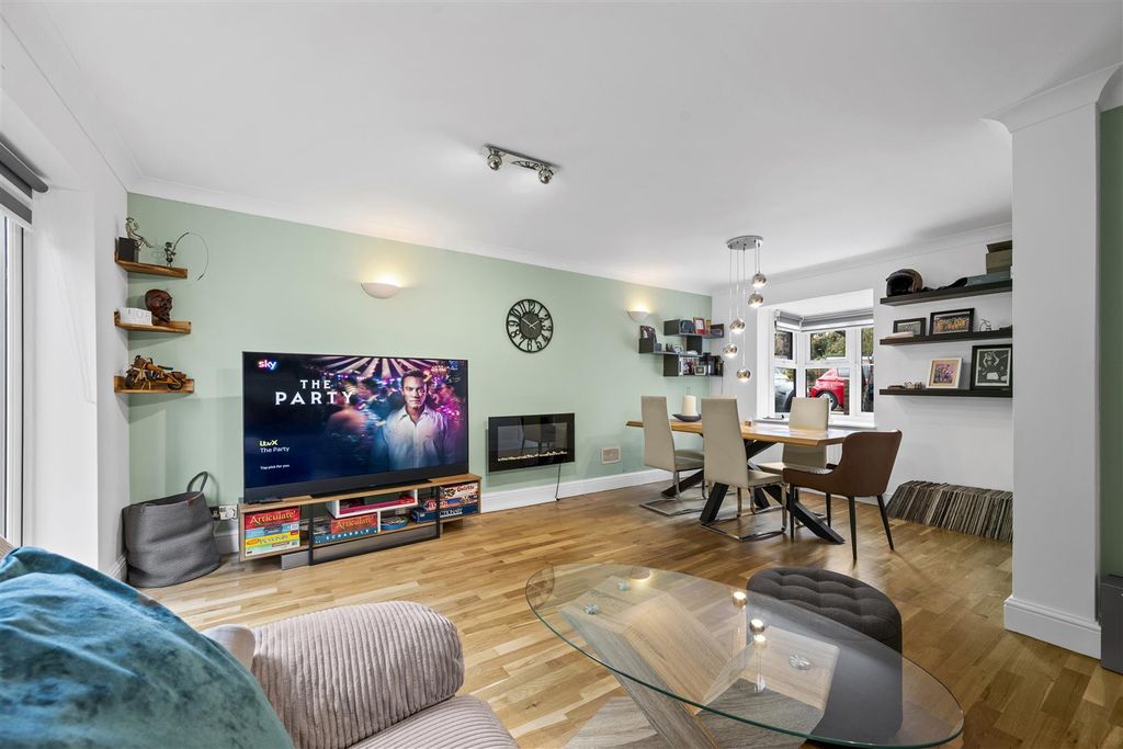 Property photo 3 of 26 Pet_8314.Jpg