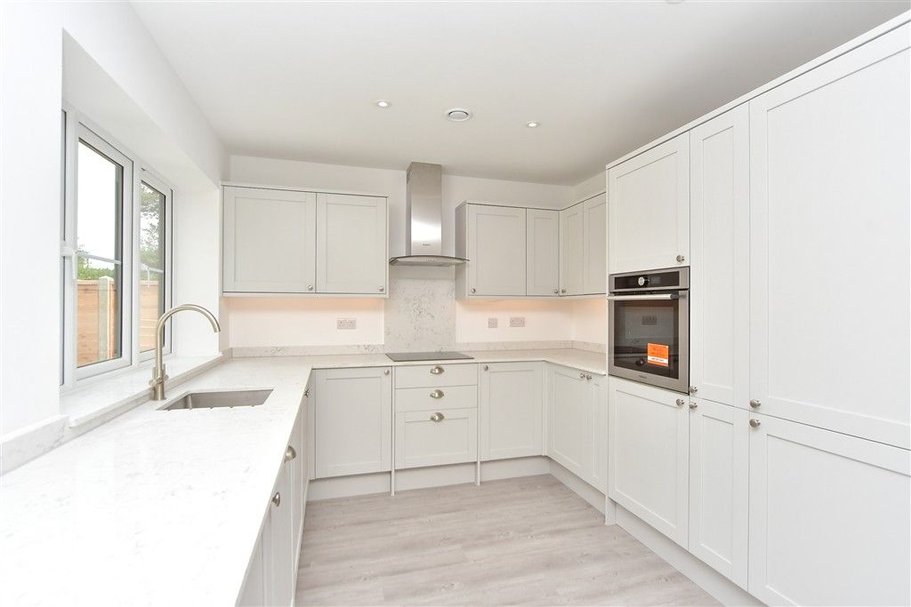 Property photo 3 of 13 Kitchen/ Living Area