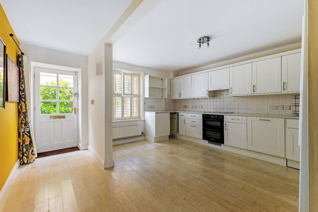 Property photo 3 of 13 Kitchen/Dining