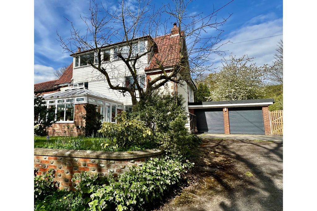 Property photo 2 of 31