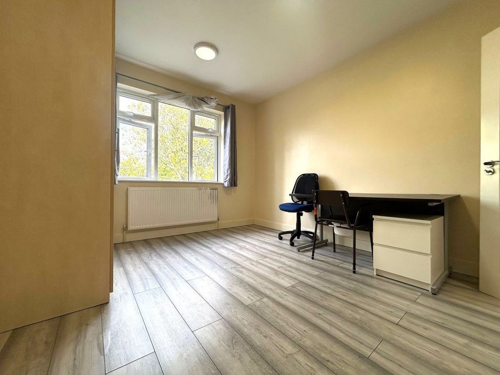 Property photo 1 of 4