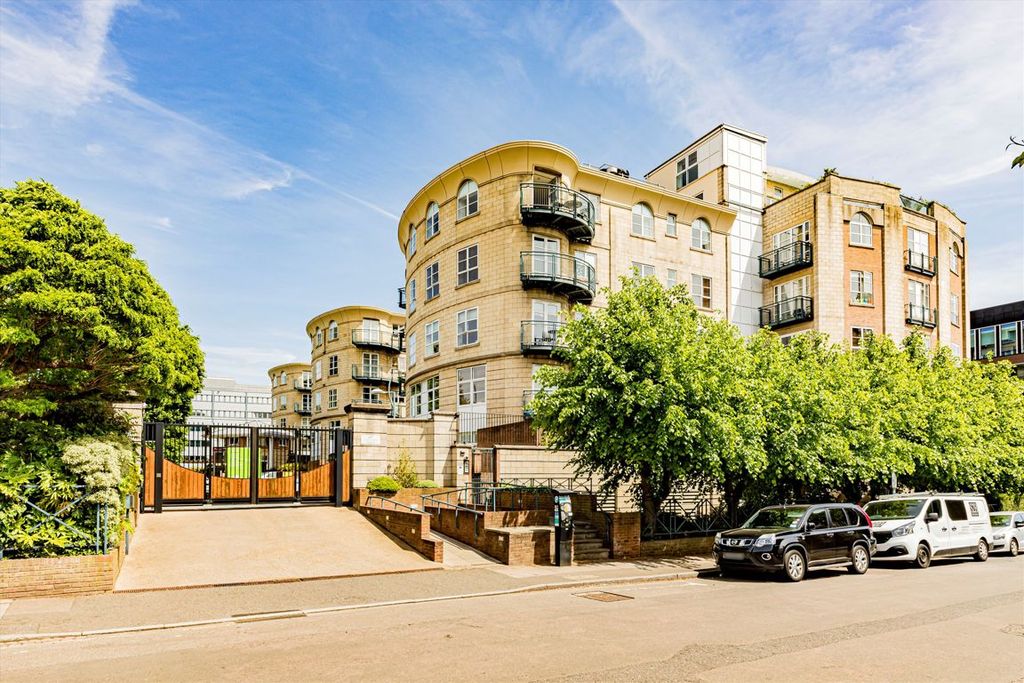 Property photo 1 of 9