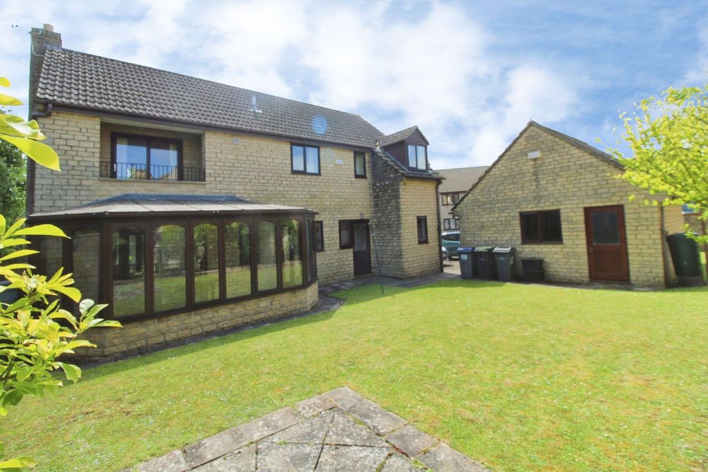 Property photo 1 of 21