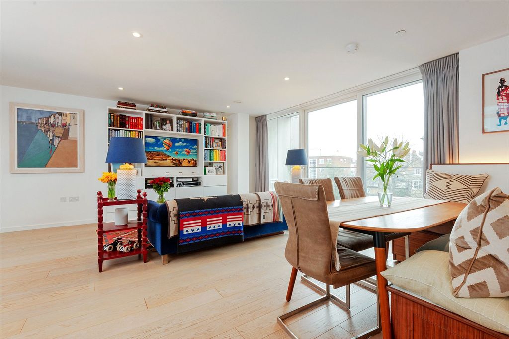 Property photo 2 of 16 Reception