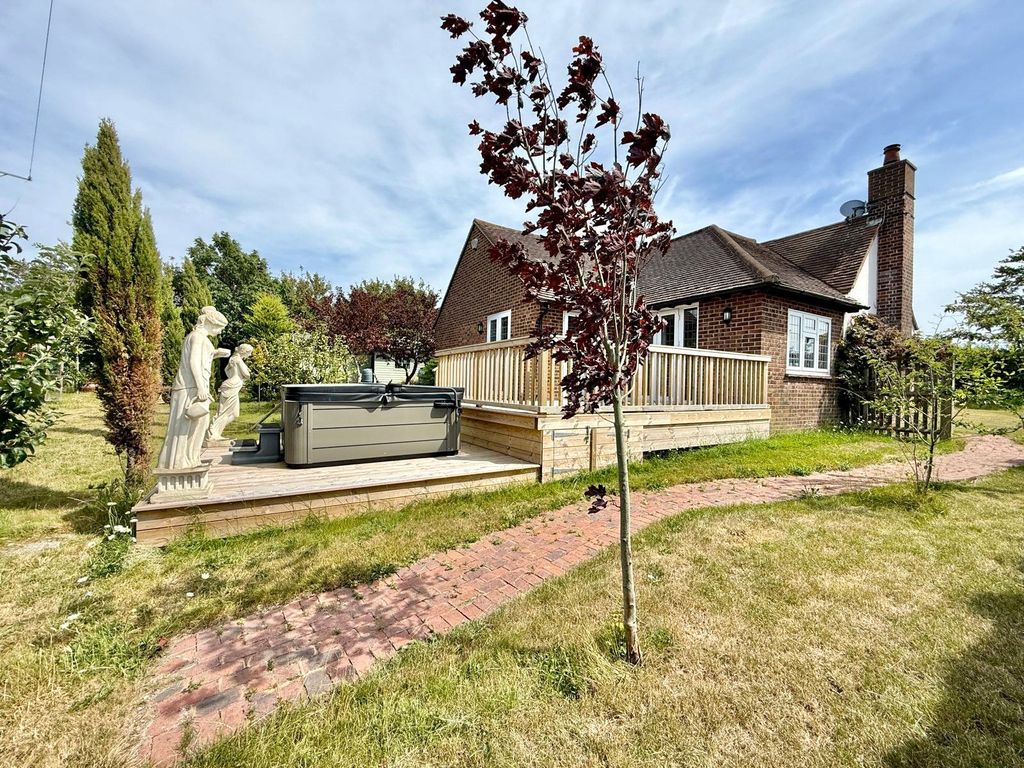 Property photo 3 of 21 Picture No. 38