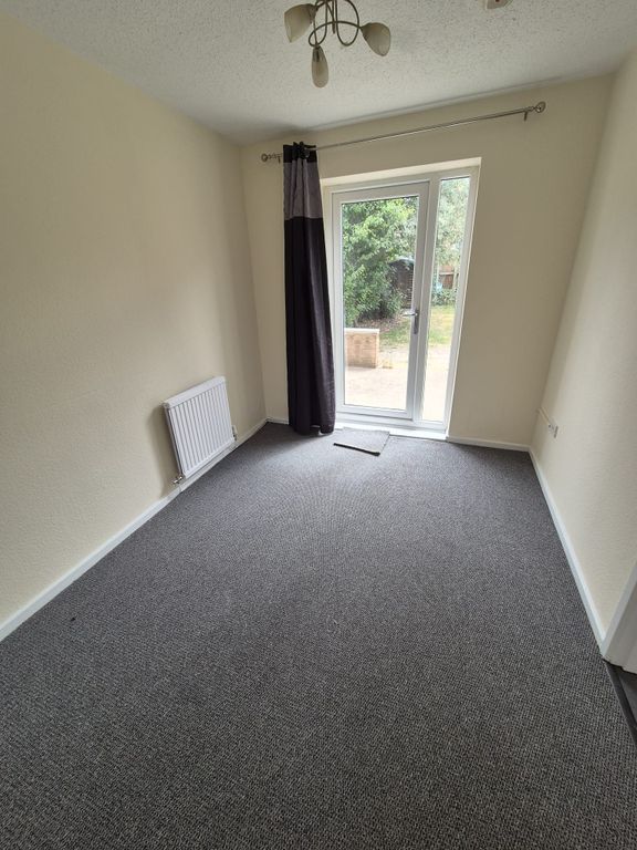 Property photo 3 of 12 Dining Area