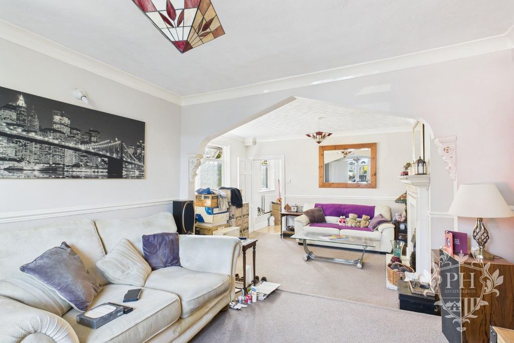 Property photo 3 of 10 Cam02002G0-Pr0199-Still005.Jpg