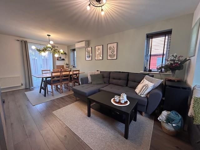 Property photo 2 of 20 19.Jpg