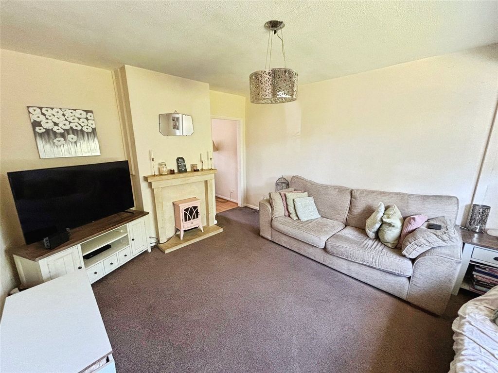 Property photo 2 of 12 Lounge