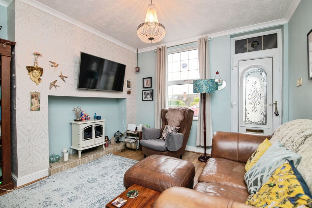 Property photo 2 of 15