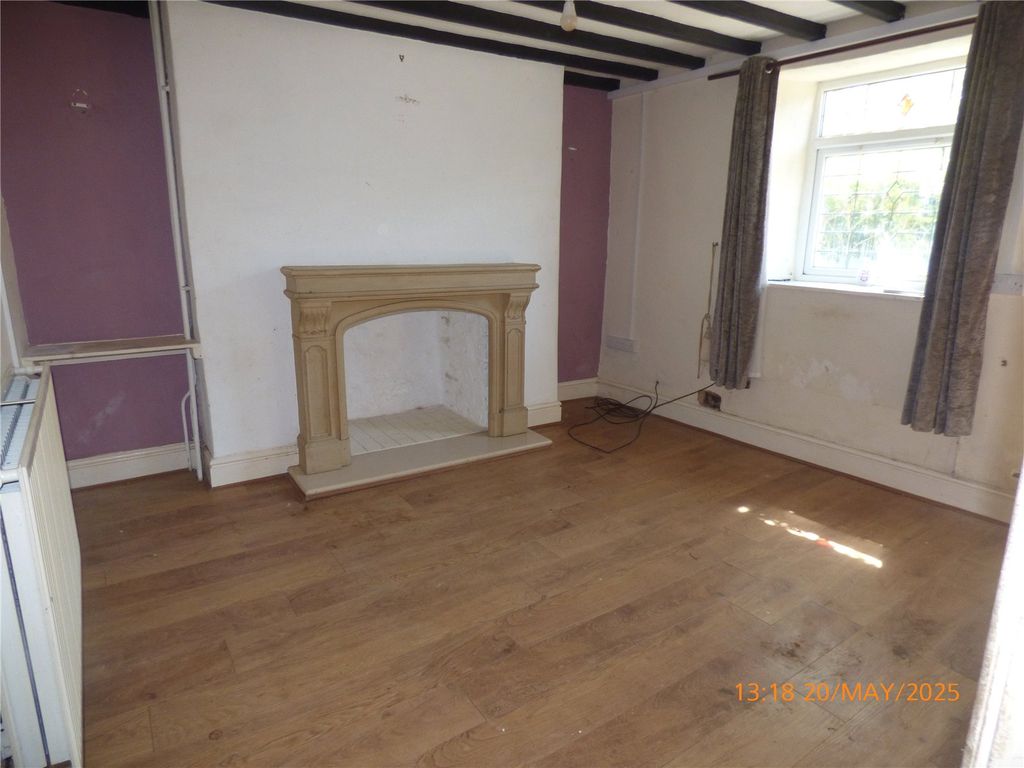 Property photo 2 of 15 Lounge