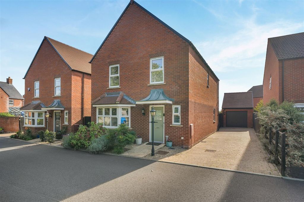 Property photo 1 of 24