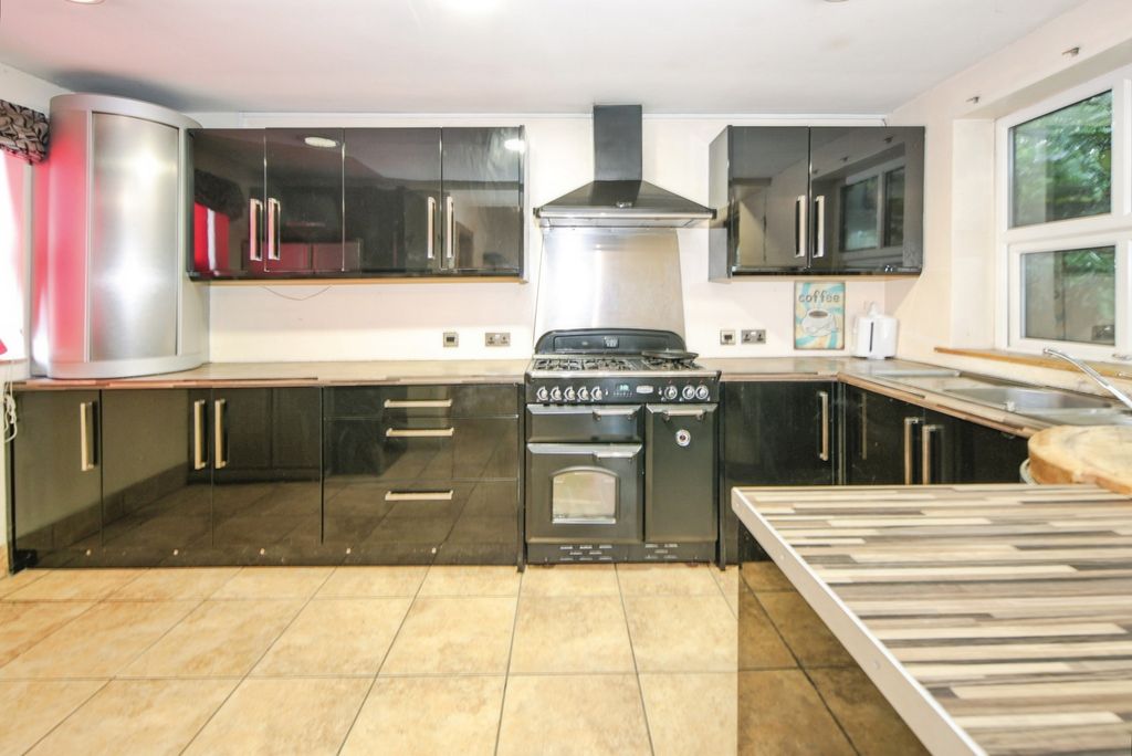 Property photo 3 of 26 Pbox-Img.Jpg