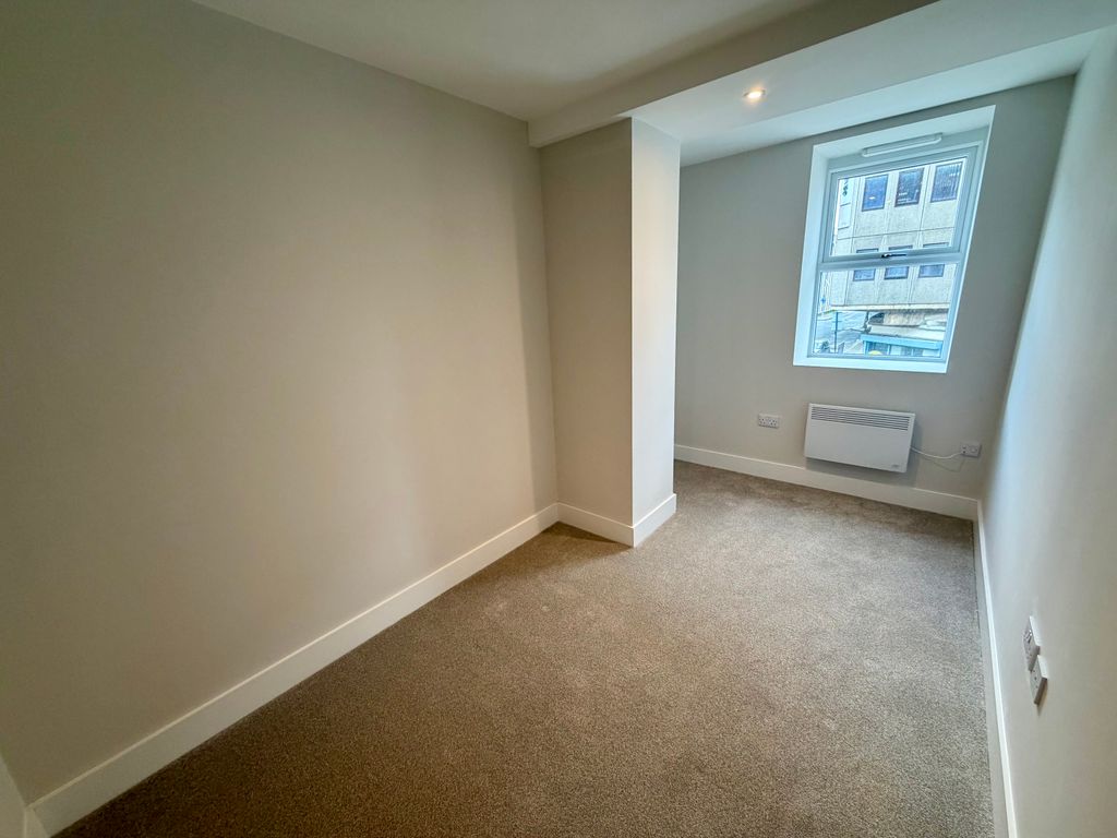 Property photo 3 of 6 Bedroom 2
