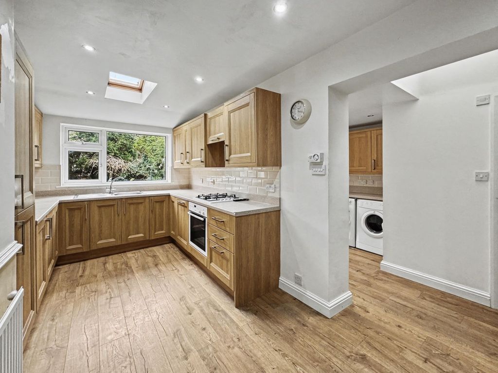 Property photo 2 of 28