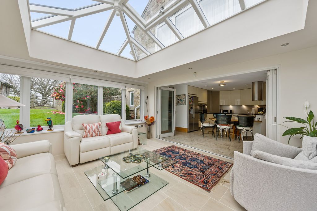 Property photo 3 of 31