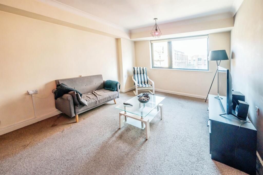 Property photo 3 of 10 Photo 2
