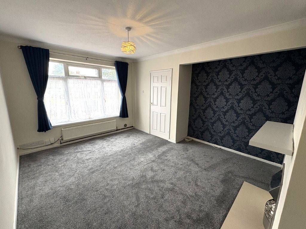 Property photo 2 of 18 Picture No. 17
