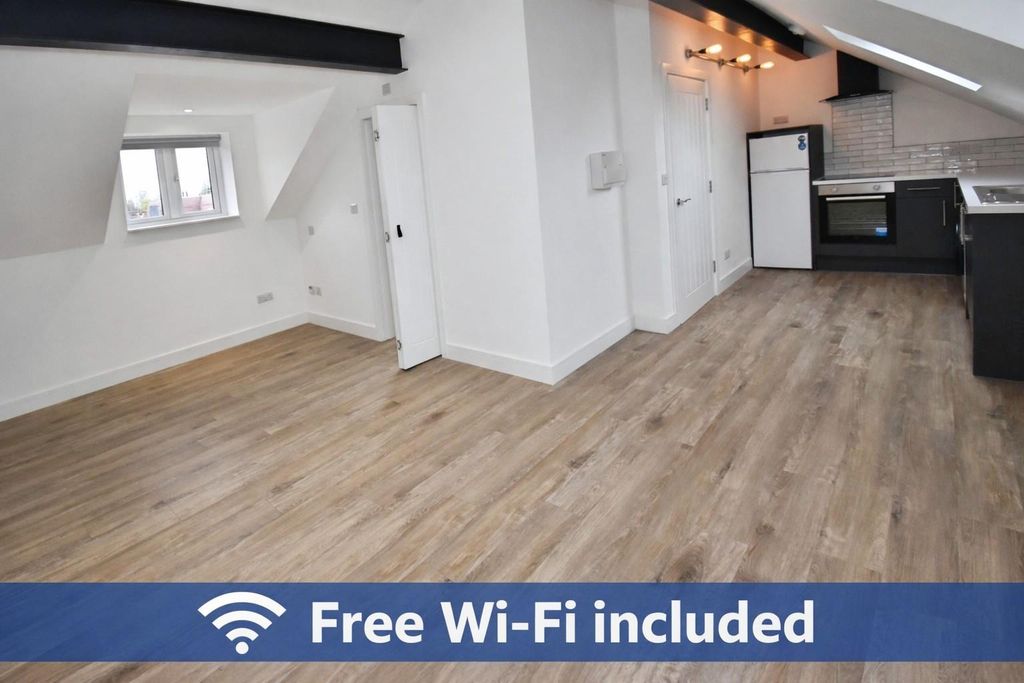 Property photo 1 of 7 Apartment