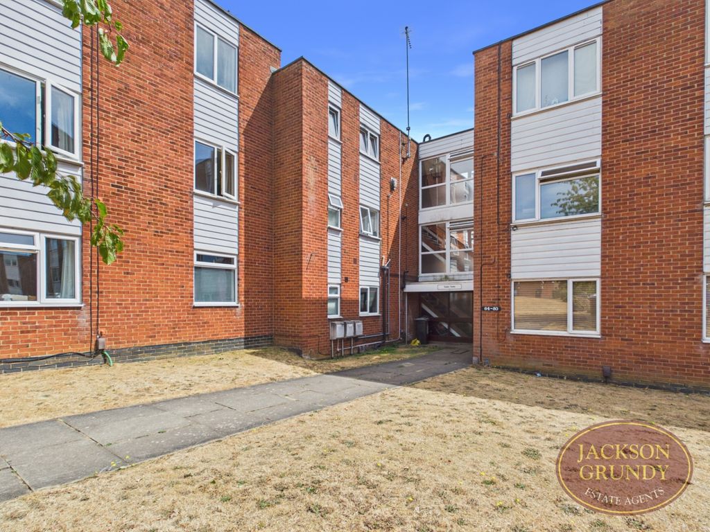 Property photo 1 of 7 Chiltern Way