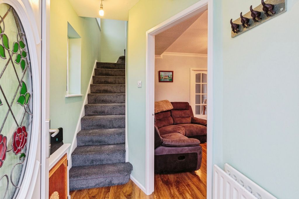 Property photo 3 of 24 Pbox-Img.Jpg