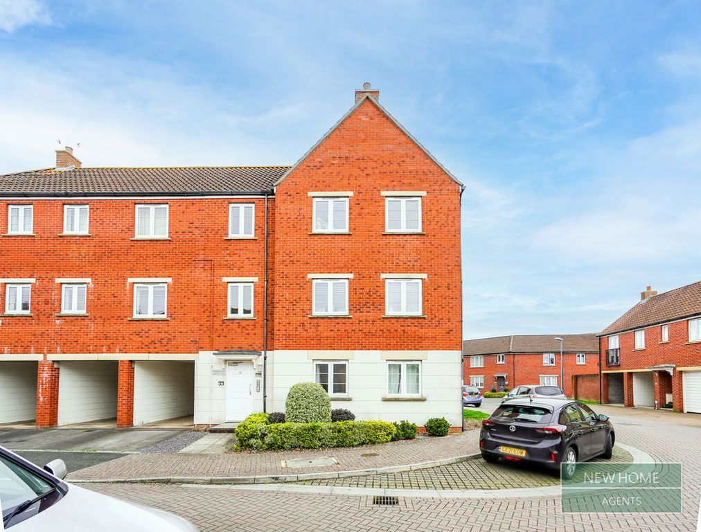 Property photo 1 of 8 Photo 8