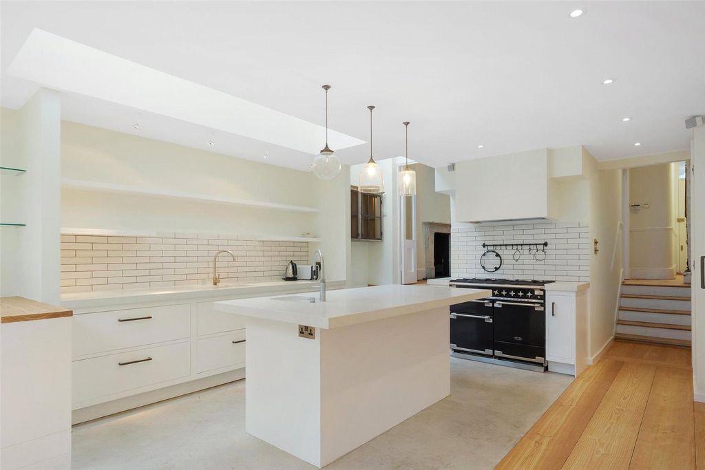 Property photo 2 of 17 Picture No. 22